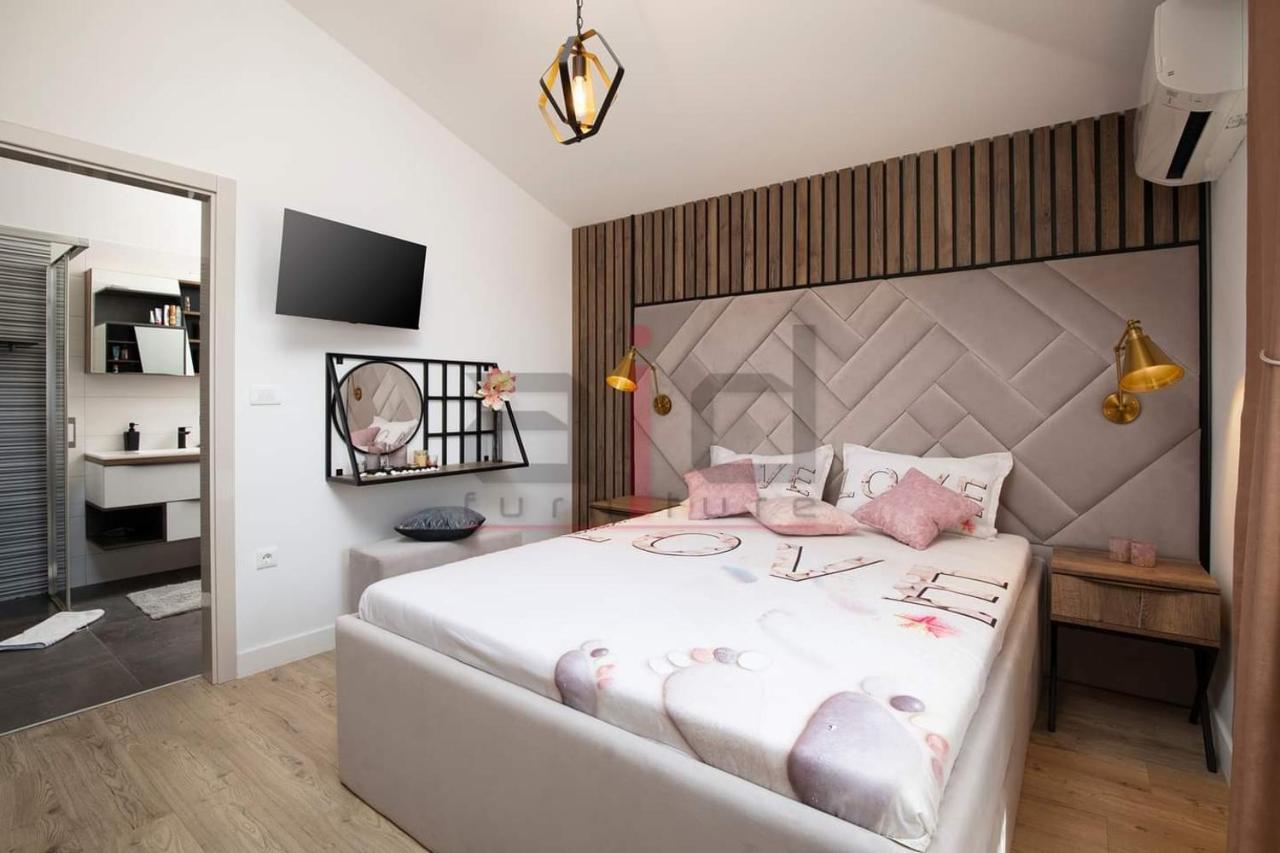 Ferienwohnung PULA PORTA AUREA&Wellness Oasis Exterior foto