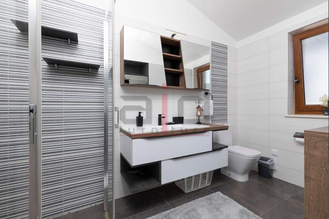 Ferienwohnung PULA PORTA AUREA&Wellness Oasis Exterior foto